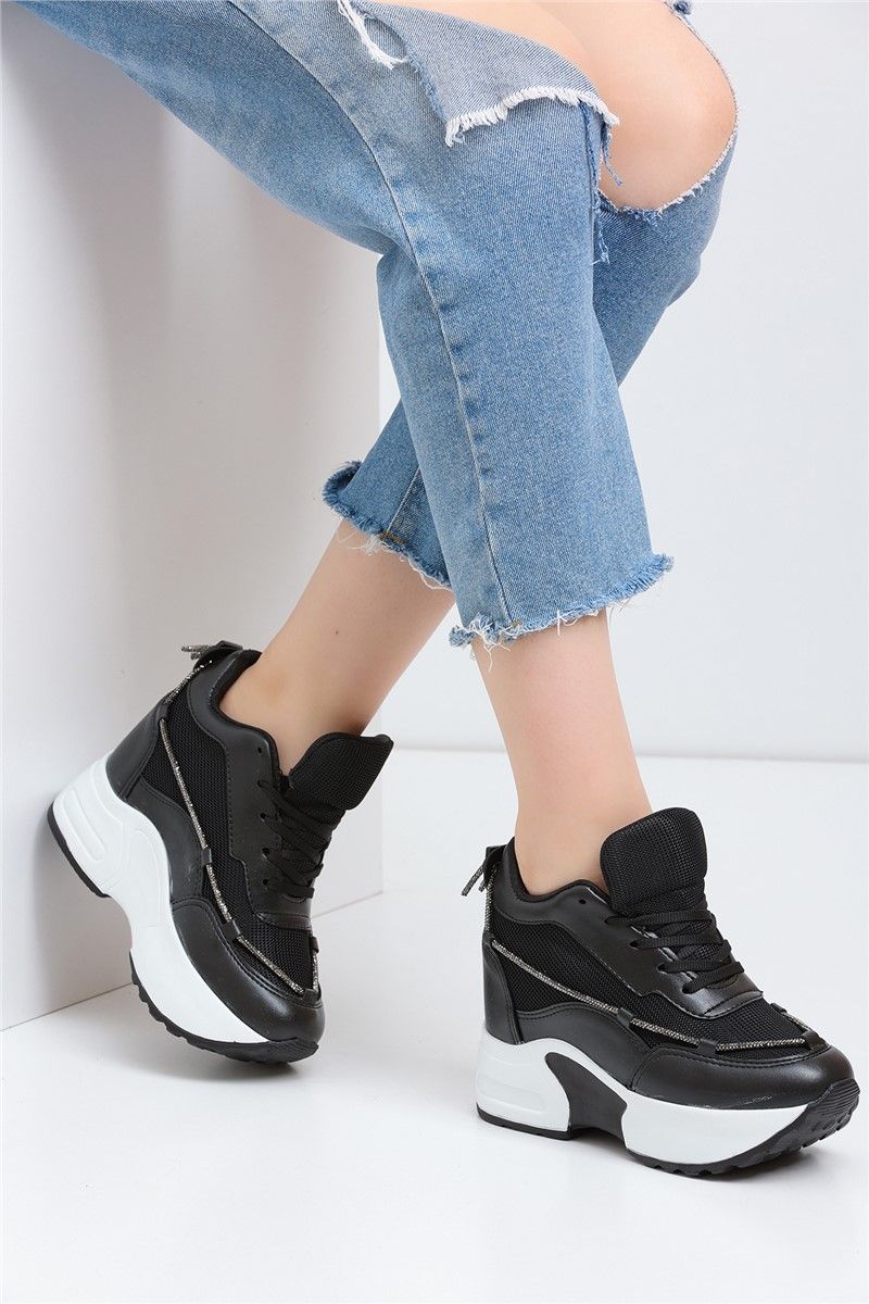 Ženske sportske cipele na vezanje LL008 - crne s bijelom #371896