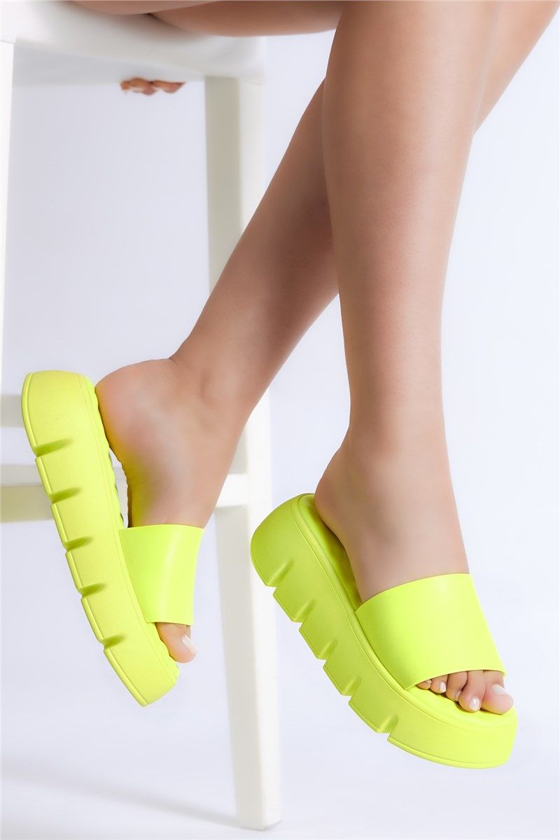 Women's Thick Sole Slippers - Yellow #400850