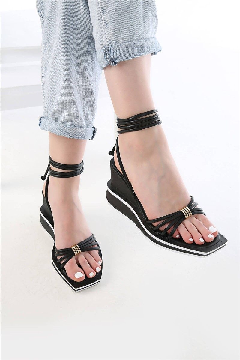 Ženske sandale s punim potplatom - crne # 328852