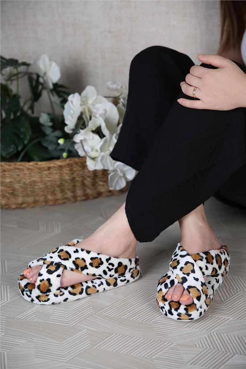 Ženske papuče s leopard uzorkom - Bijela 311174