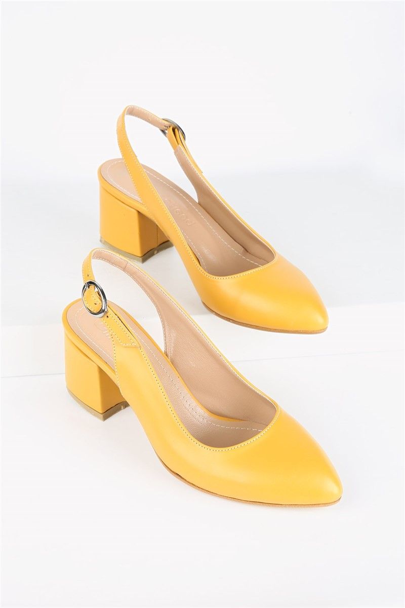 Women's casual shoes with heel - Mustard #328579