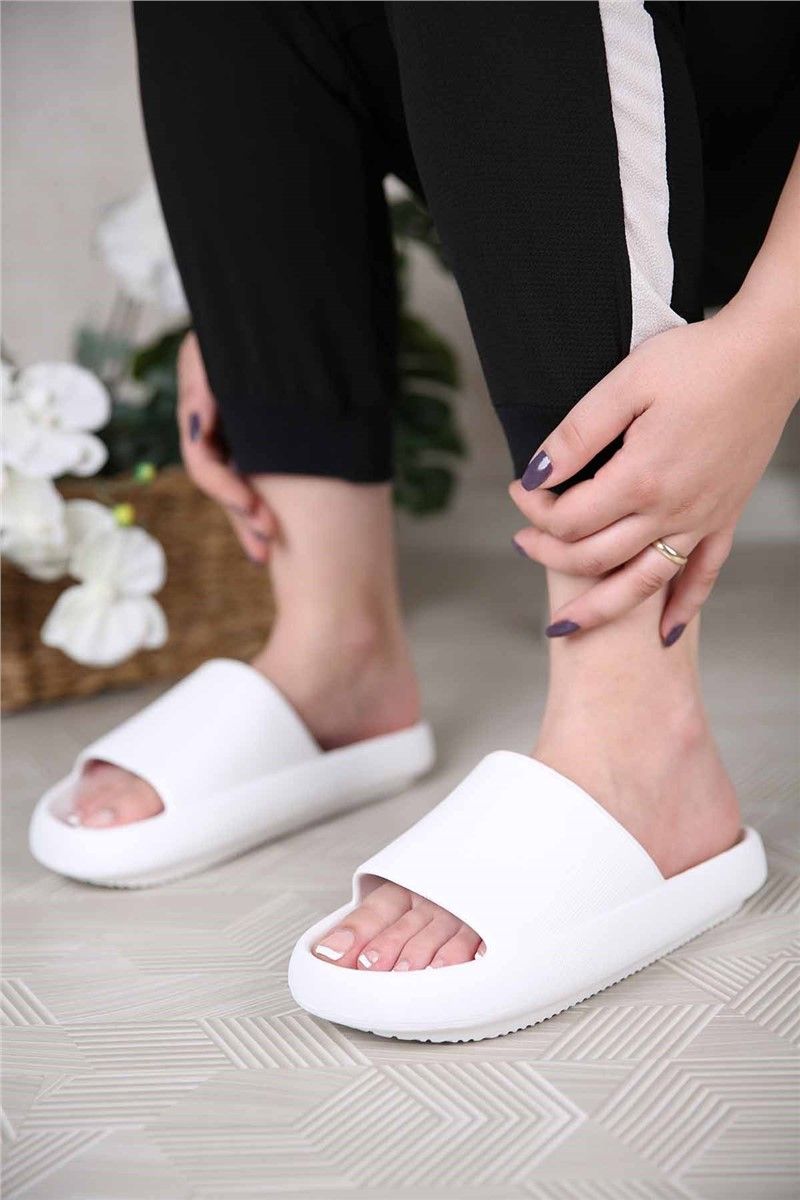 Modatrend Women's Slippers - White #309077