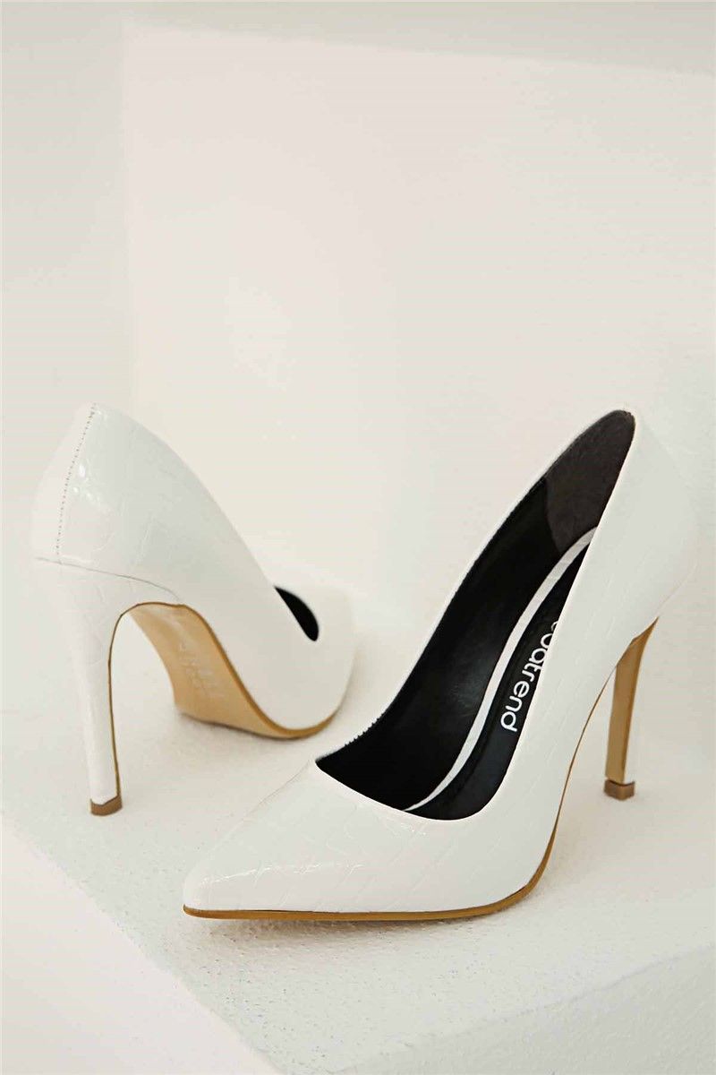 Дамски елегантни обувки от лак - Бели #320755