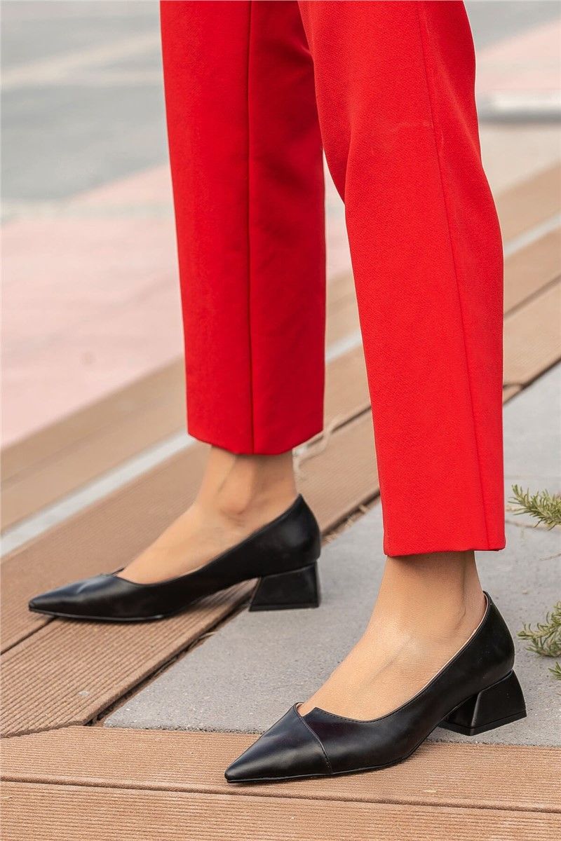 Women's Elegant Wide Heel Shoes - Black #363044