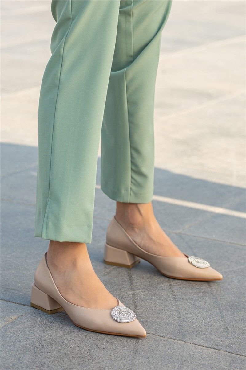 Elegantne ženske cipele s kamenčićima - bež #362944