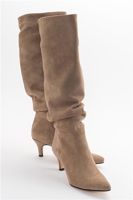 Botas femininas de camurça com salto fino - cor vison #405029