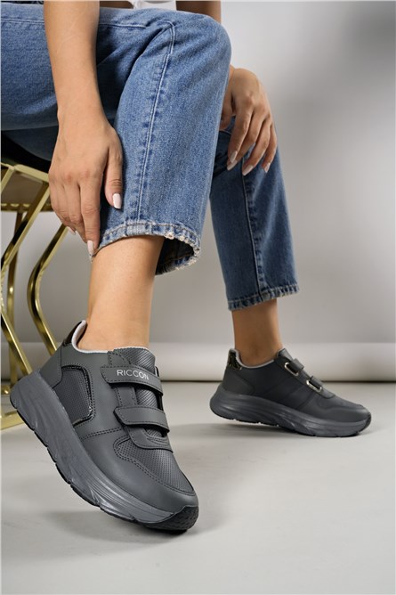 Calçados esportivos femininos com velcro 0012133 - Cinza fumaça #403023