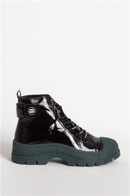 Botas femininas de couro envernizado GUJA 348 - pretas com verdes #361596