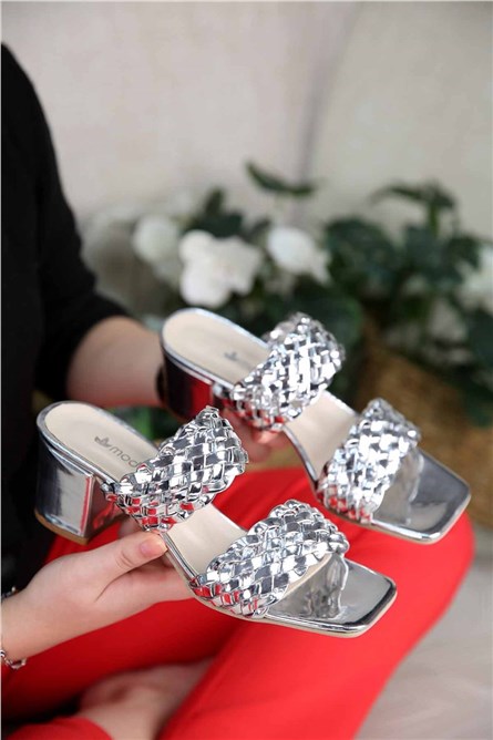 Chinelos femininos com salto - Prata 304313