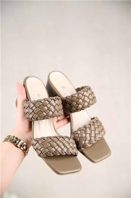 Chinelos femininos com salto - Vison 304292