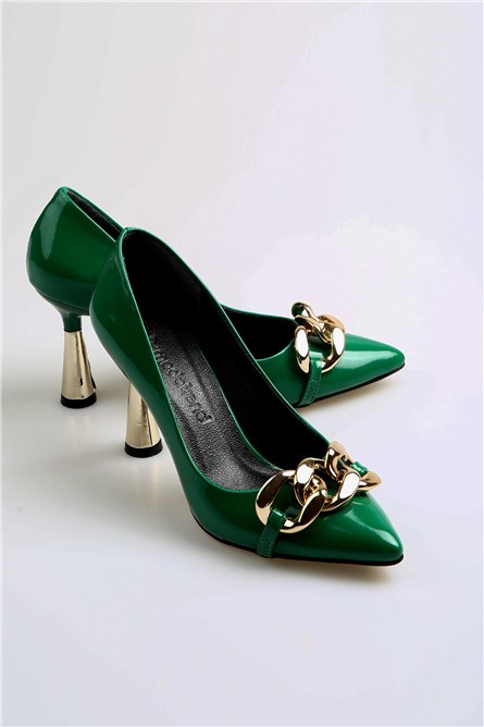 Sapatos femininos de couro envernizado com elemento decorativo - Verde #369574