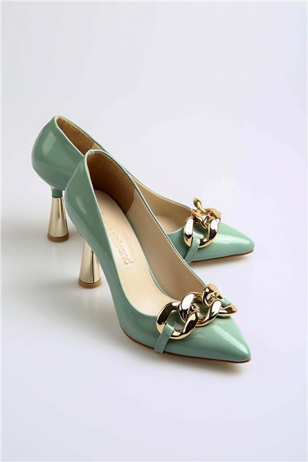 Sapatos femininos de couro envernizado com elemento decorativo - Cor Menta #369573