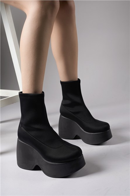Botas femininas com plataforma 00121604 - Pretas #404349