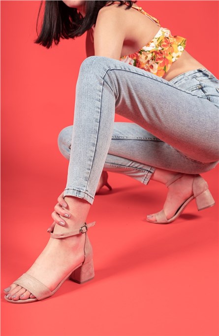 Sandálias Femininas de Camurça 0012375 - Bege #326369