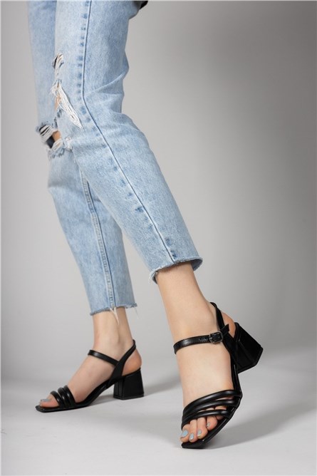 Sandálias Femininas 0012355 - Pretas #325971