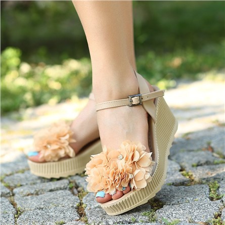 Sandálias Femininas com Sola Completa - Bege #383625