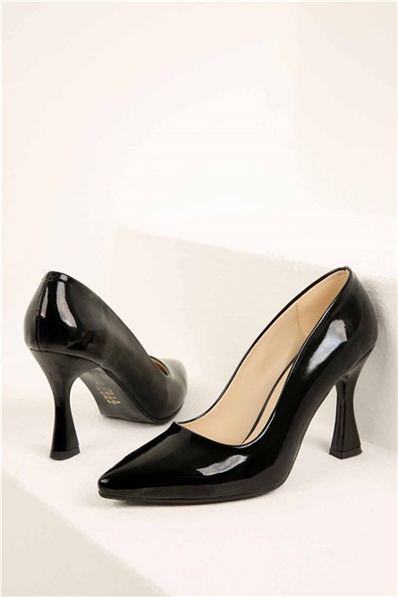Sapatos femininos elegantes de couro envernizado - Preto #322736