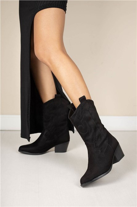 Botas Femininas de Camurça - Pretas #404253