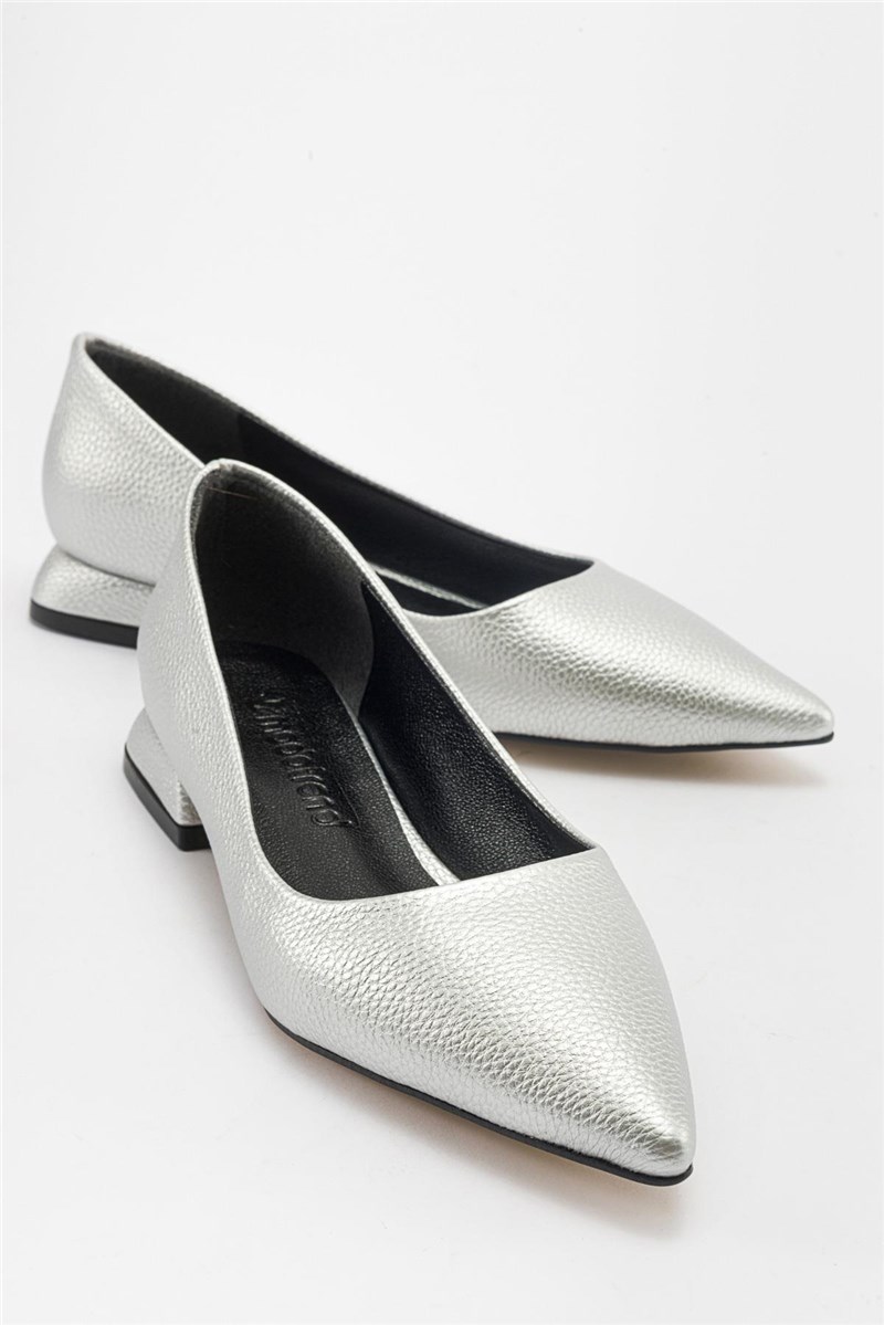Ženske balerinke na špic - srebrne #410880