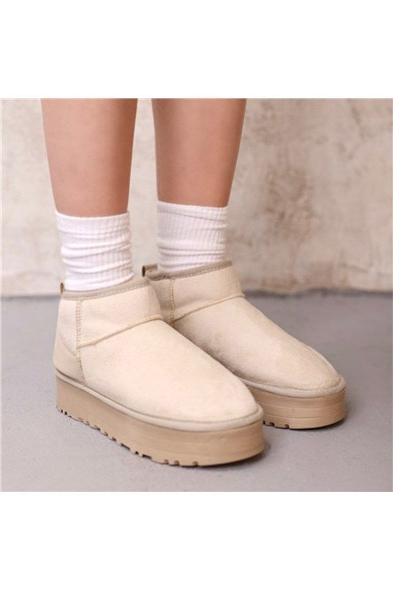 Women's Short Scrawl Full Sole Boots BA0317 - Cream Color #405526